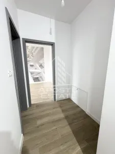 Apartament cu 2 camere decomandat si gradina de 35 mp la asfalt Giroc - foto 4