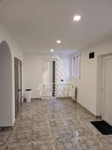 Casa desfasurata pe doua niveluri,zona Podgoria - Arad