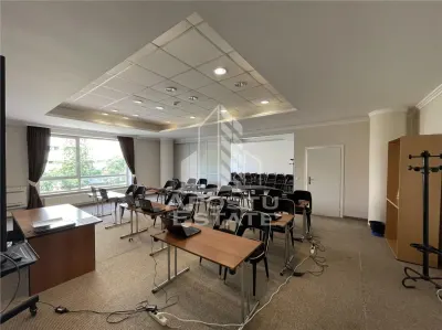 Spatiu birouri, 60 mp, Et.1, Complexul Studentesc - foto 1