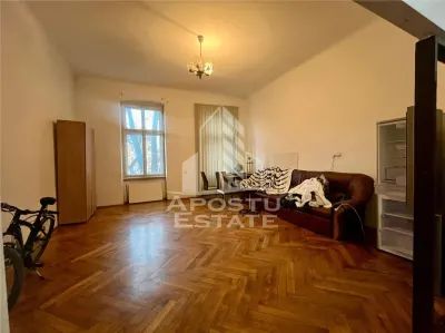 Apartament deosebit in cladire istorica, zona Piata Romanilor - foto 4