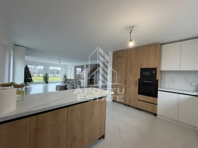 Casa individuala, 6 camere, 2 bai, garaj, teren 913, pompa de caldura - foto 4