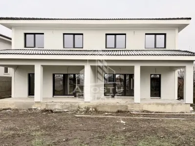 Jumatate de duplex de vanzare cu 5 camere, Dumbravita - Dumbravita