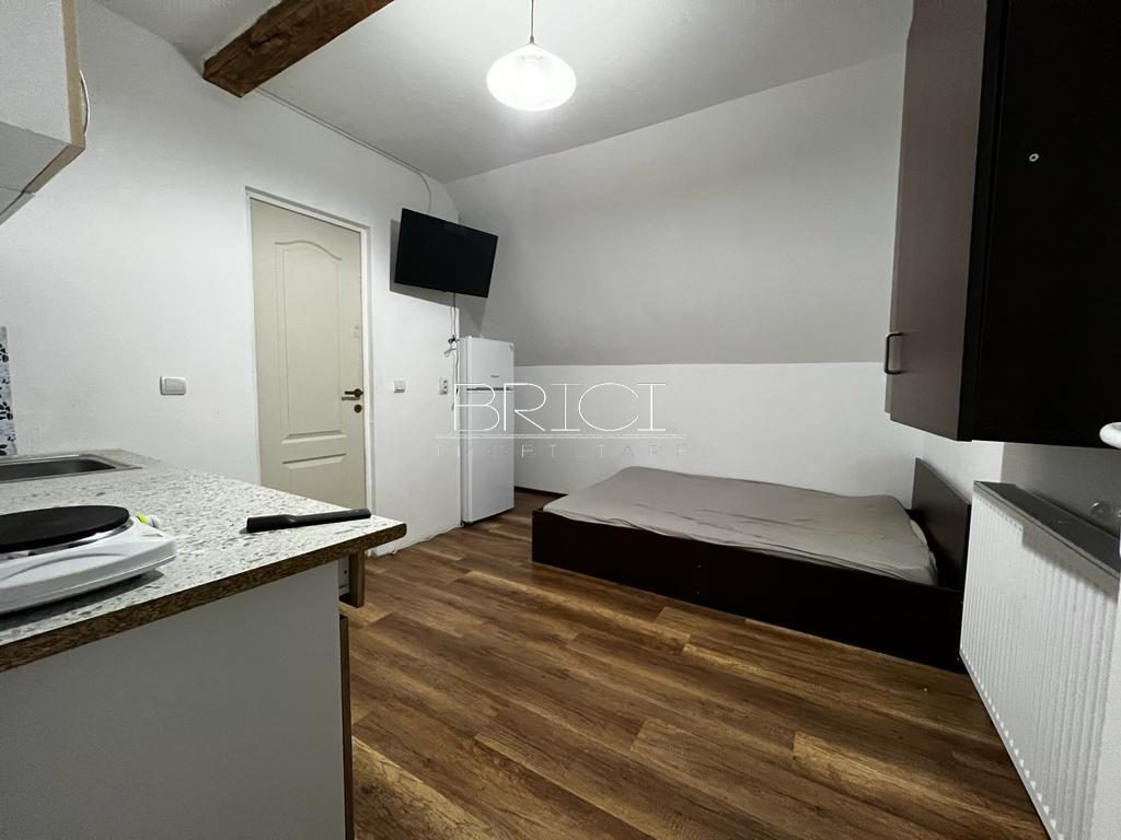 Garsoniera, cu Terasa, zona Grivitei - Brasov