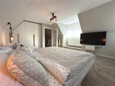 Casa, 120mp, 4 camere, 55mp Beci, cu Parcare, Str. Lunga - foto 1