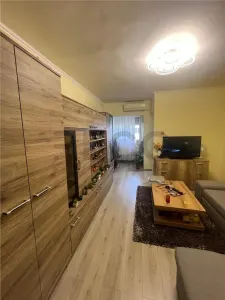RECO Garsoniera renovata complet, etaj intermediar - foto 1