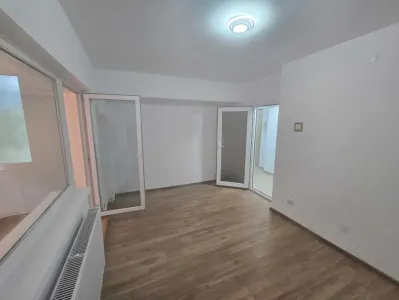 Ap 2 camere confort 1, decomandat, Garii etaj 2, renovat recent - foto 2