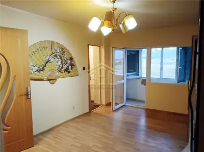 Garsoniera 1 camera in Centru Civic din Moldova Noua - foto 2