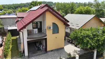 Casa Iasi Frumoasa Poitiers | 4 dormitoare | S.u. 165 mp | Panouri fotov | Garaj | - Iasi