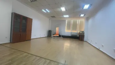 Vatra Luminoasa, spatiu birou - foto 1