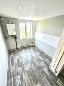 Etaj 3 | Apartament renovat cu 2 camere + garaj | Botizului - foto 12