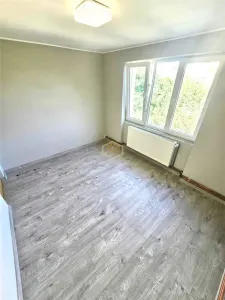 Etaj 3 | Apartament renovat cu 2 camere + garaj | Botizului - foto 14