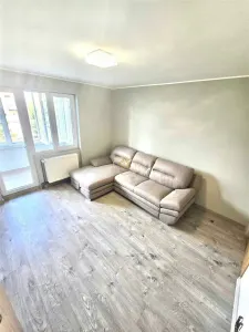 Etaj 3 | Apartament renovat cu 2 camere + garaj | Botizului - foto 5