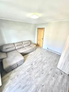 Etaj 3 | Apartament renovat cu 2 camere + garaj | Botizului - foto 6