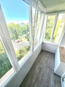 Etaj 3 | Apartament renovat cu 2 camere + garaj | Botizului - foto 7