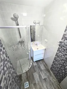 Etaj 3 | Apartament renovat cu 2 camere + garaj | Botizului - foto 10