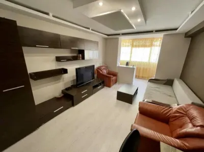 Complex, apartament 2 camere, decomandat, renovat, centrala proprie, clima - foto 2