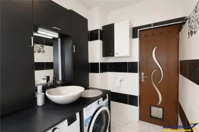 Apartament 2 camere decomandat, cu terasa, gradina si parcare privata – Tractorul, Coresi - foto 15