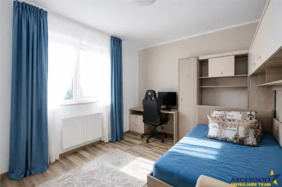Apartament 2 camere decomandat, cu terasa, gradina si parcare privata – Tractorul, Coresi - foto 3