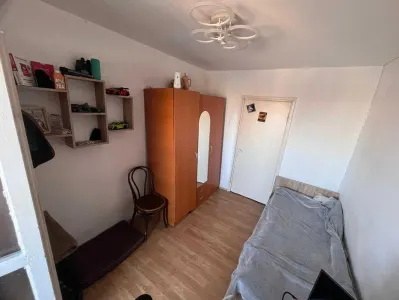 Apartament 3 camere, Astra -Ciucas,decomandat,2 gr,128000 Euro - foto 2