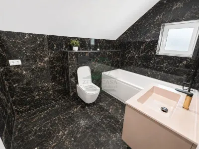Casa 5 camere /2 bai Miroslava Ciurbesti 500 mp teren - foto 8