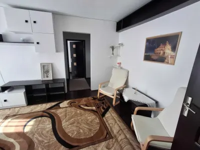 Apartament 2 camere, zona Garii ,renovat,mobilat,109000 Euro - foto 2