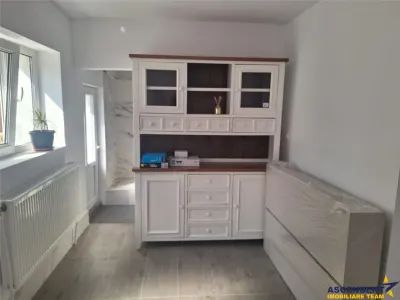 Resedinta/ spatiu profesional de inchiriat, Ghimbav – Central - foto 4