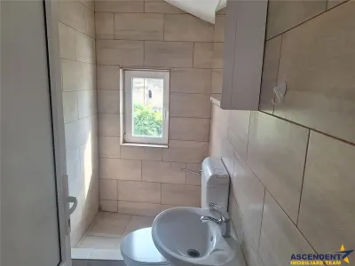 Resedinta/ spatiu profesional de inchiriat, Ghimbav – Central - foto 6