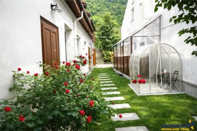 Imobil + transfer afacere, locuri parcare, Centrul Istoric, Brasov - Brasov