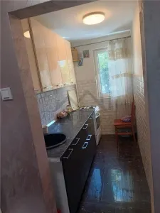 Apartament 2 camere decomandat in Podu Ros, 40 mp, Etaj 1 - foto 3