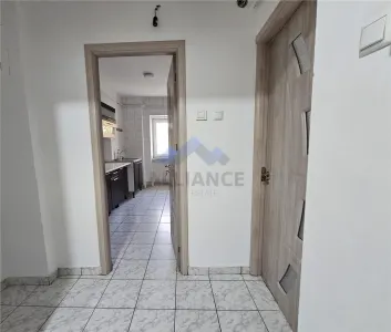 Apartament spatios, mobilat si utilat, la bulevard - foto 4