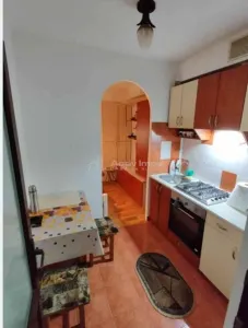 Lugoj, Ap. 1 Cam., 41 Mp.,  Et. 3, Strada Cernei, Langa Liceul Aurel Vlaicu - foto 2