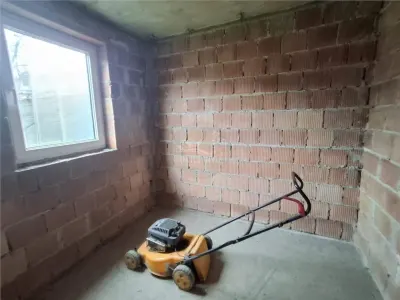 Casa individuala 5 camere 2 bai pivnita 380mp teren in Cisnadie - foto 18