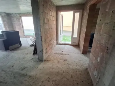 Casa individuala 5 camere 2 bai pivnita 380mp teren in Cisnadie - foto 19
