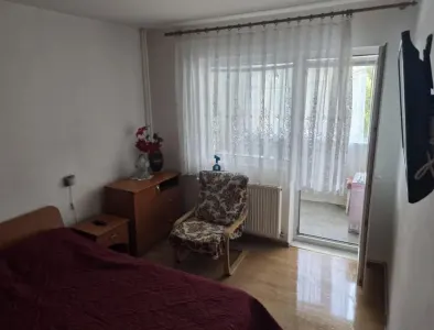 Vanzare Apartament 2 Camere Decomandat Bld. Obregia - foto 4