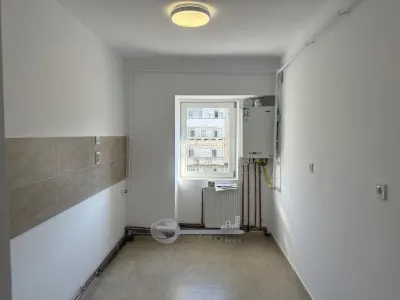 Apartament 2 camere decomandat, 56 mp, complet renovat – Dacia Bicaz - foto 3