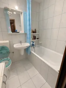 Vanzare Apartament 3 Camere Decomandat Aparatorii Patriei-Moldovita - foto 4