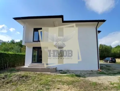 Casa cu 5 camere 3 bai in zona Selimbar - foto 2