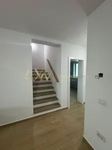 Vanzare 1/2 duplex 4 camere Sacalazul Nou - foto 17
